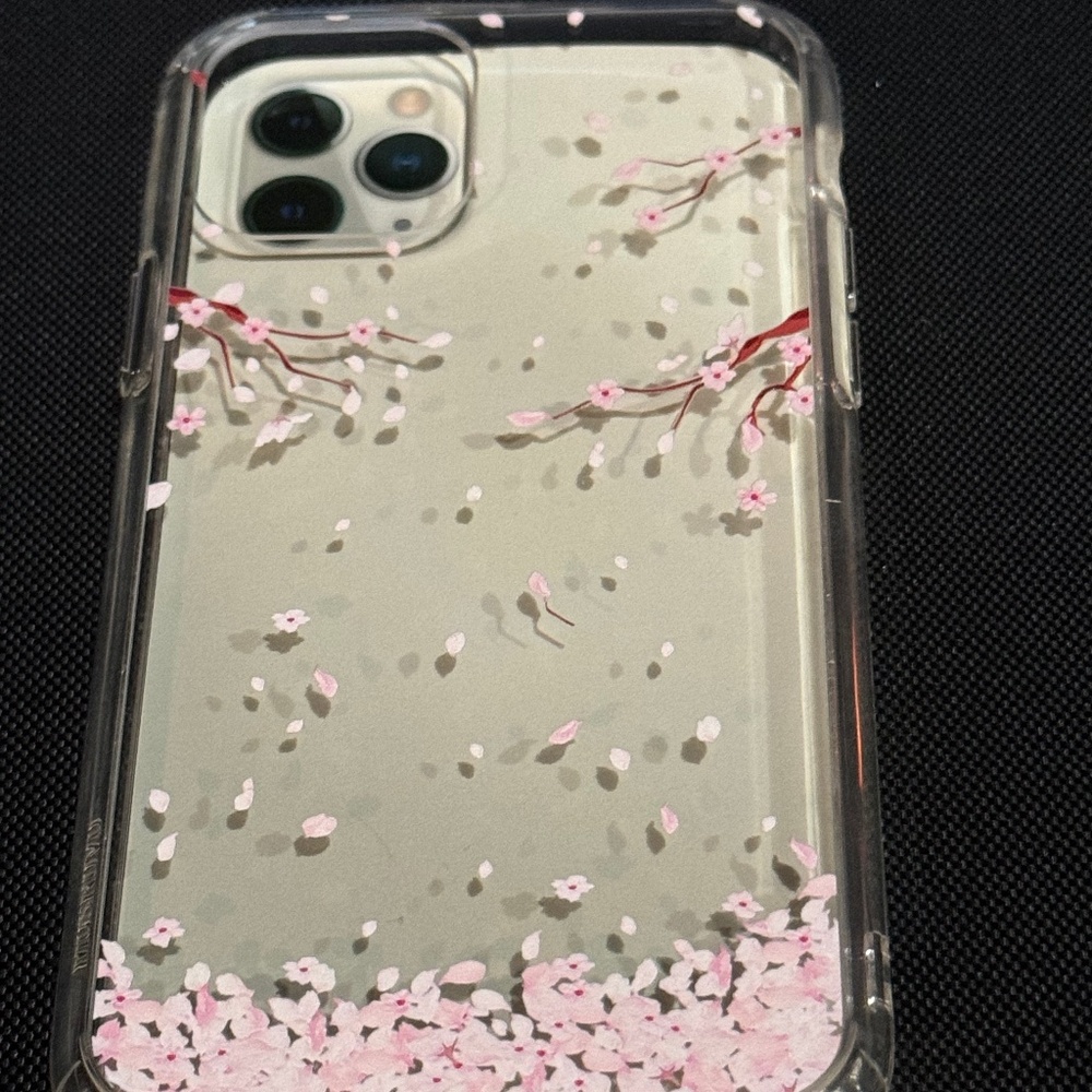 EUC Mosnovo iPhone 11 pro clear case with blossom design